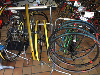 cycles et nature : magasin de vente et de reparation de velo a bordeaux, roues 50 euros
